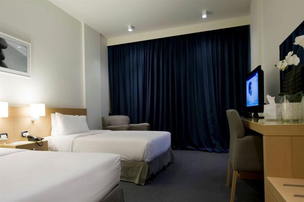 Hotel Cavalier Бейрут Екстериор снимка