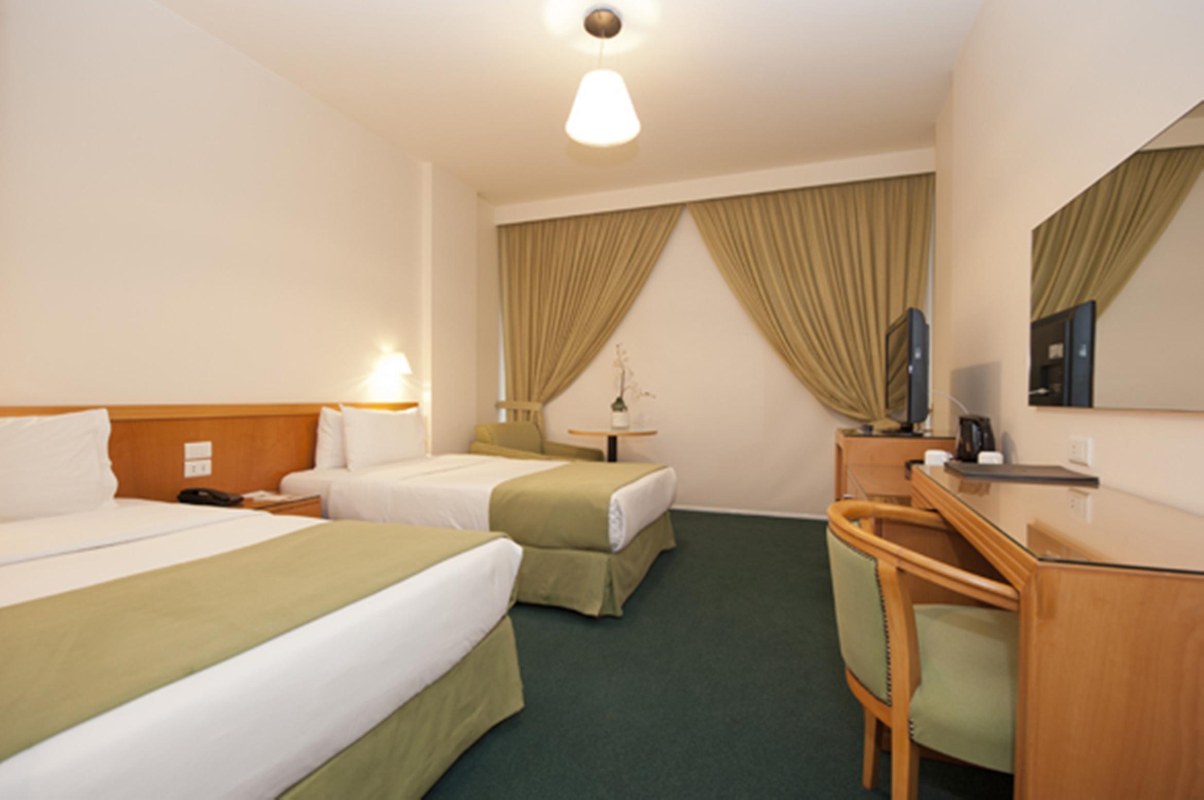 Hotel Cavalier Бейрут Екстериор снимка