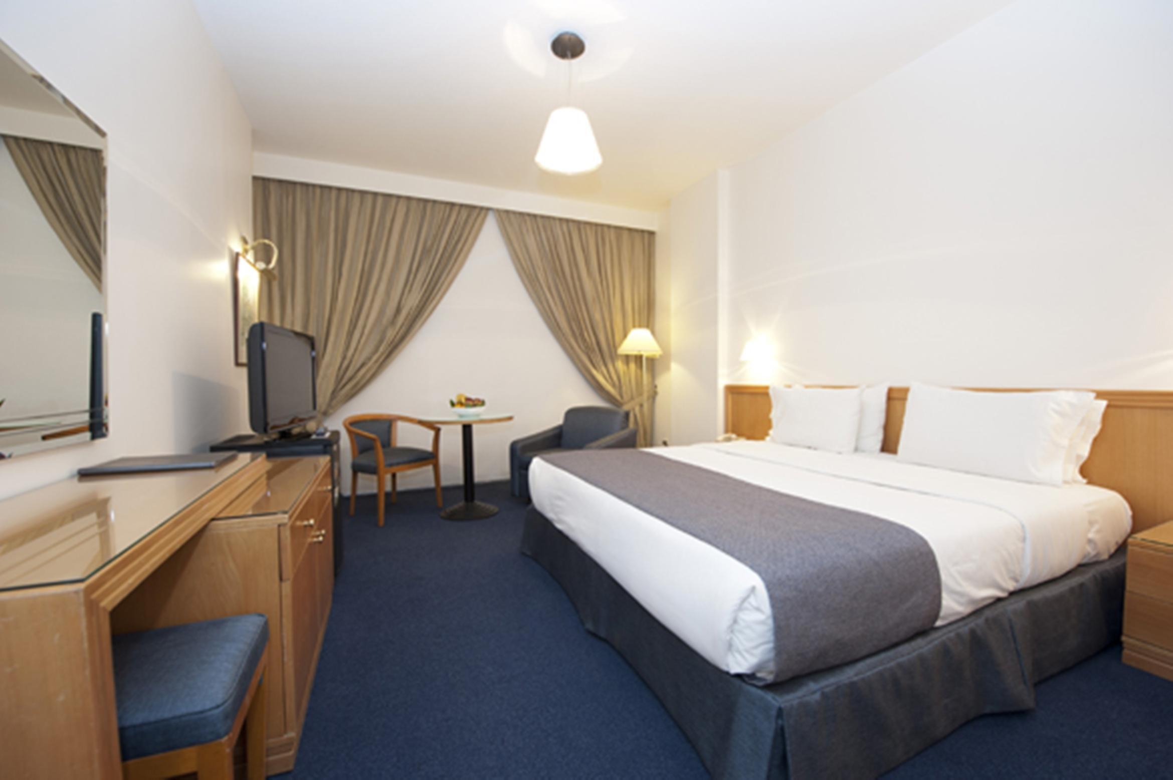 Hotel Cavalier Бейрут Екстериор снимка