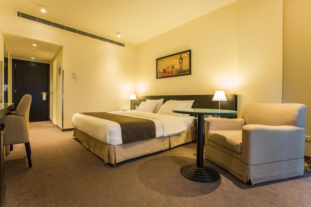 Hotel Cavalier Бейрут Екстериор снимка